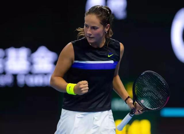 后者更多是 后者更多是